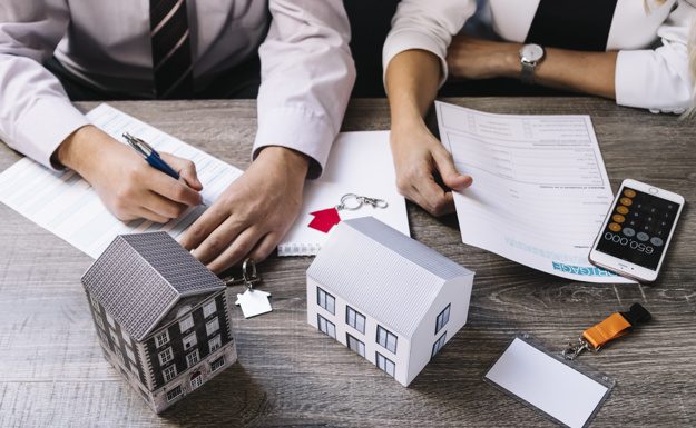 Com renda fixa em baixa, comprar imóvel começa a se tornar vantagem