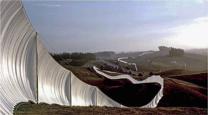 Na obra de Christo, “a interação com espaço urbano”