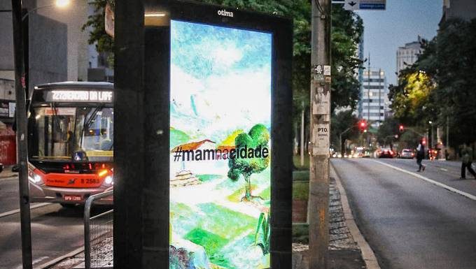 MAM põe reproduções de obras em pontos de ônibus em SP