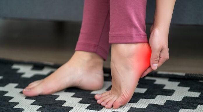 Alerta de Saúde: Sinais de Colesterol Alto Podem Se Manifestar nos Pés