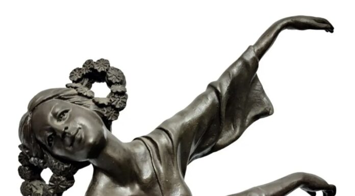 Escultura Francesa em Bronze do Século XIX: A Elegância do Estilo Chiparus e o Brilho da Escultura Decorativa Europeia