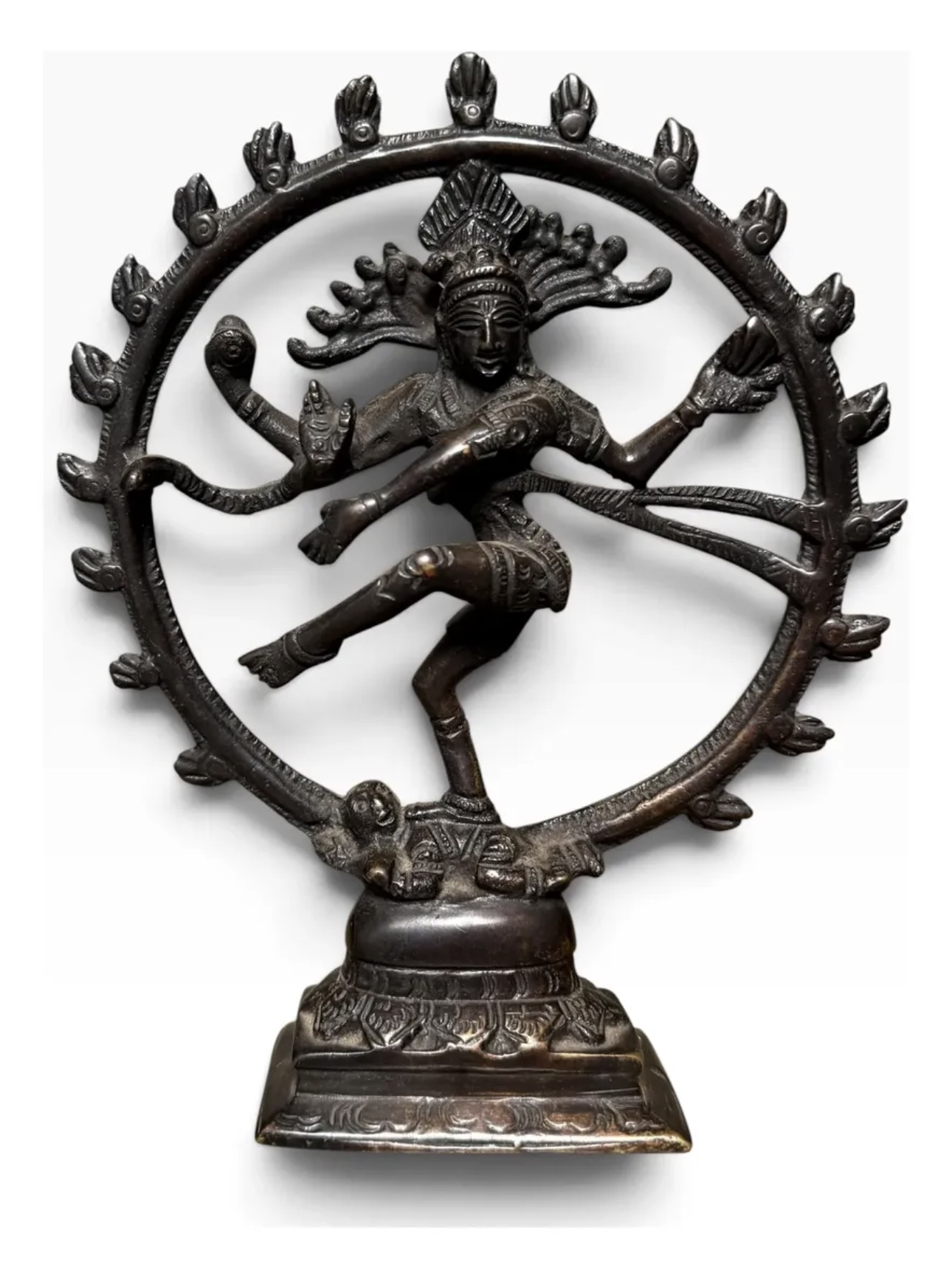 Shiva Nataraja: a dança cósmica representada na roda de fogo 1
