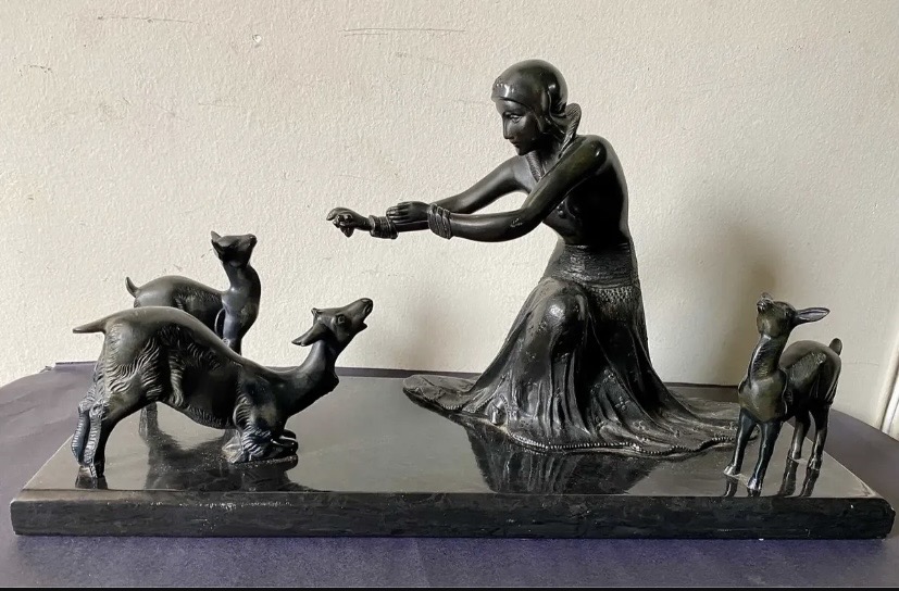 Bronze, Elegância e História: O Fascínio das Esculturas do Início do Século XX 1